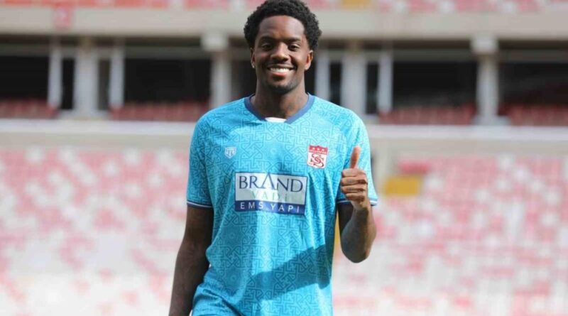 Sivasspor'da Queensy Menig sakatlandı 1