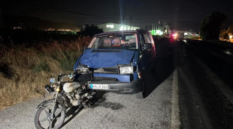 Söke’de minibüs motosiklete çarptı: 3 yaralı 1
