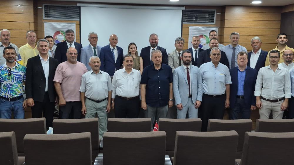 Srebrenitsa Soykırımı’nda hayatını kaybedenler Türkiye’de “Bosna Milli Marşı” ile anıldı