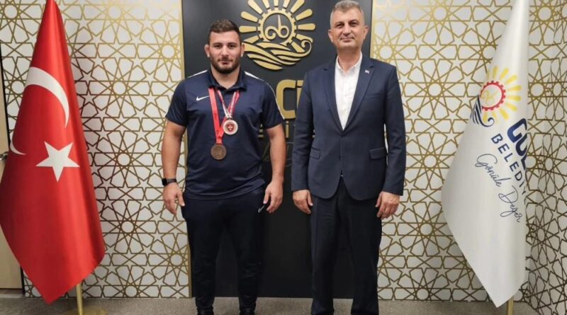 Abdulrefik Öner başpehlivan oldu 1
