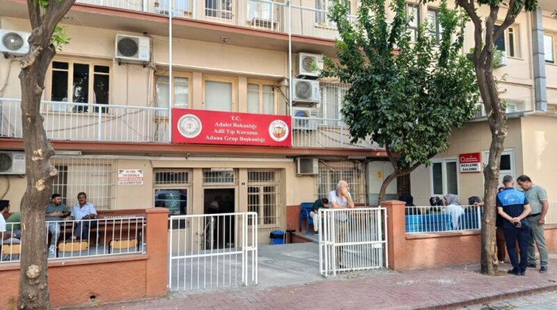 Adana'da sokak ortasında silahlı saldırı: 1 ölü 1