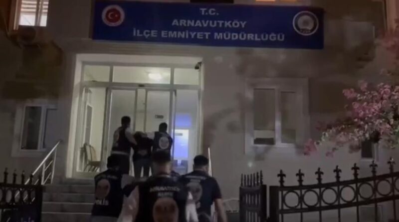 Arnavutköy'de düğün konvoyunda havaya ateş açan şüpheliler yakalandı 1