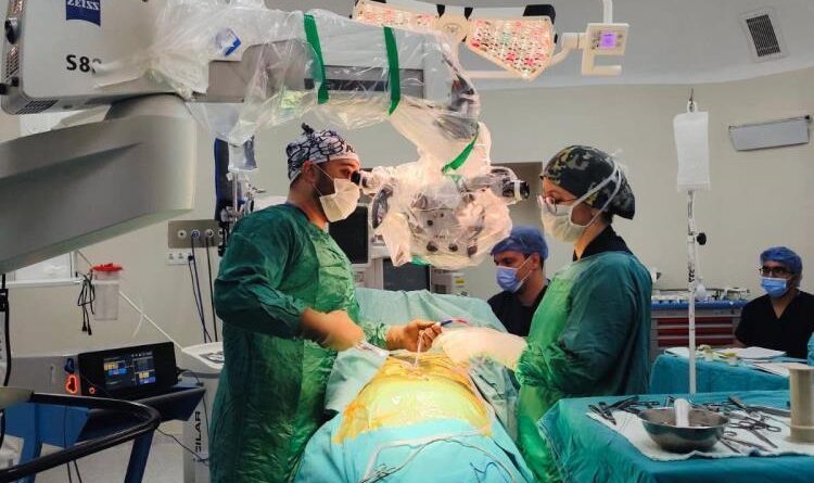 Bayburt’ta ilk kez yapılan boyun omuru operasyonu başarıyla gerçekleştirildi 1