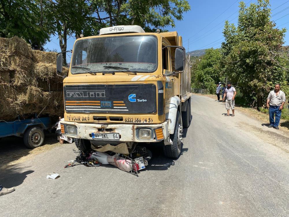 Bozdoğan’da kamyon ve motosiklet çarpıştı: 1 yaralı