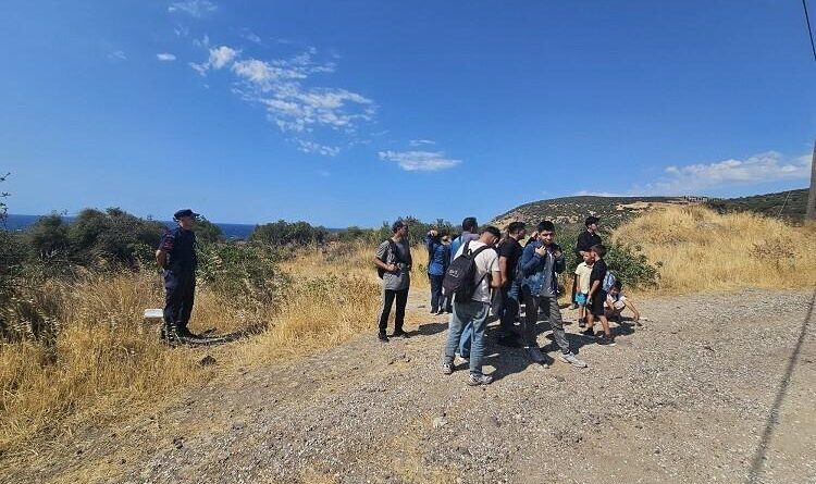 Çanakkale'de 19 kaçak göçmen yakalandı 1