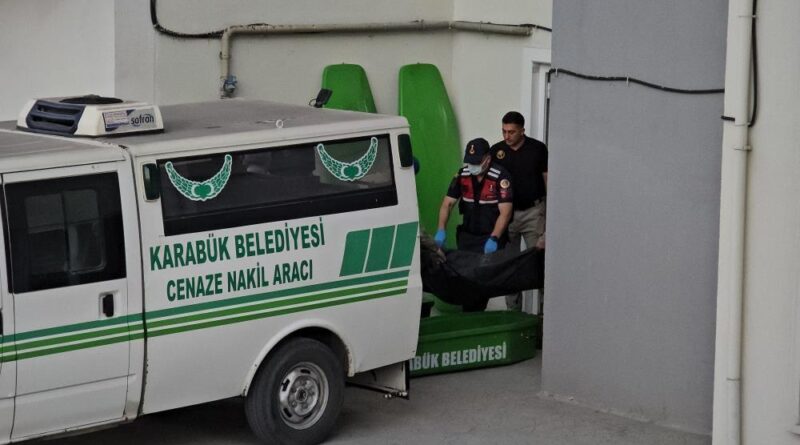 Cezaevinden izinli çıkıp, eşinin evini ateşe verdi 1