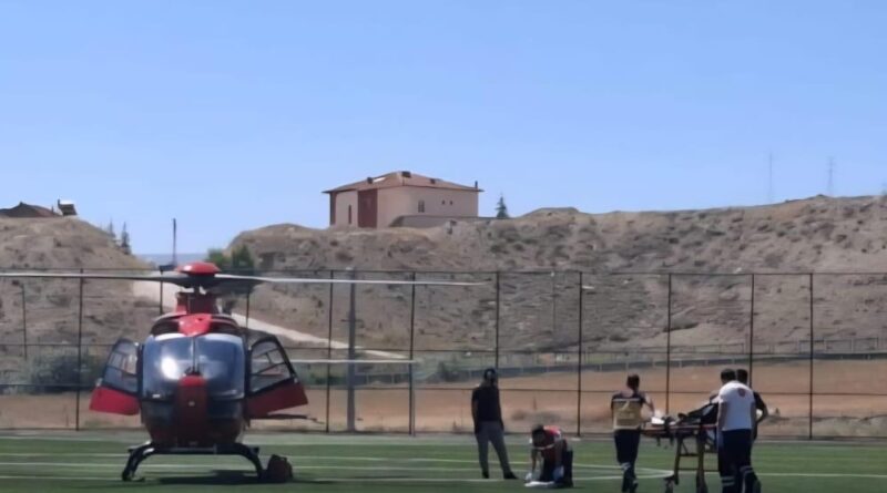 Darende’de kalp krizi geçiren hasta hava ambulansıyla Malatya’ya sevk edildi 1