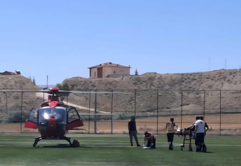 Darende’de kalp krizi geçiren hasta hava ambulansıyla Malatya’ya sevk edildi
