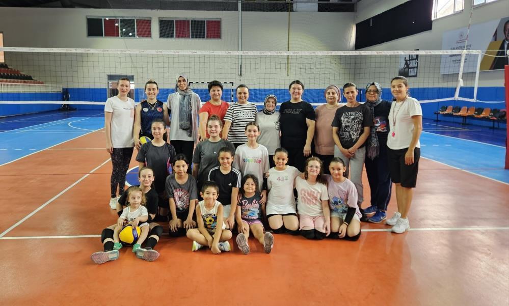 ‘Evinin Sultanları Projesi’ kadınlara sporla buluşma fırsatı sunuyor