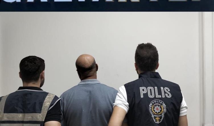 Gaziantep'te 30 yıl kesinleşmiş cezayla aranan şahıs yakalandı 1
