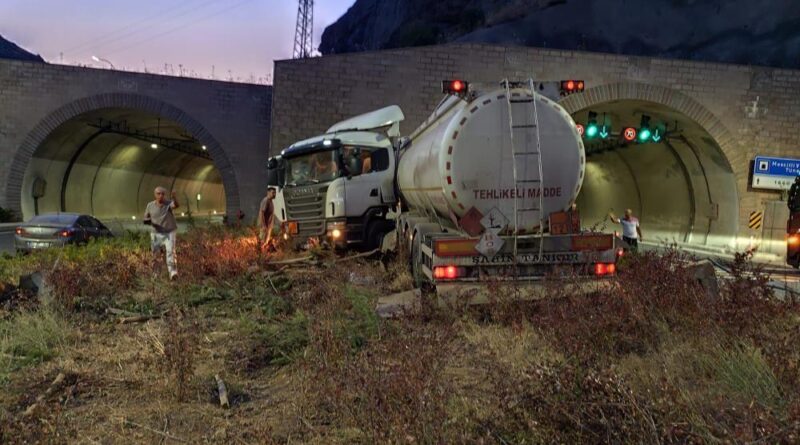 Gümüşhane’de tünelde trafik kazası: 1 yaralı 1