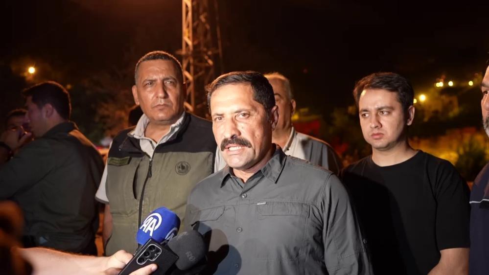 Hatay’daki orman yangınıyla ilgili Vali Masatlı’dan açıklama: “Şu an itibarıyla can ve mal kaybımız söz konusu değil”