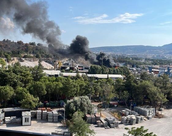 İzmir'de katı atık merkezinde yangın paniği 1