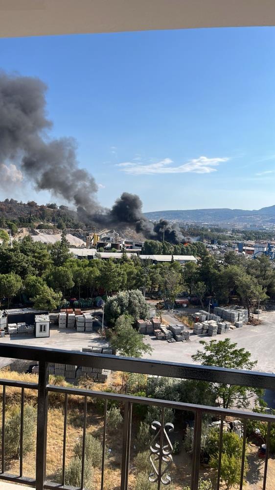 İzmir’de katı atık merkezinde yangın paniği