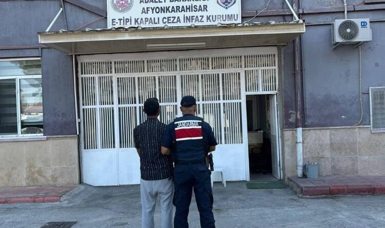 Kasten öldürme suçundan aran şahsı jandarma yakaladı 1