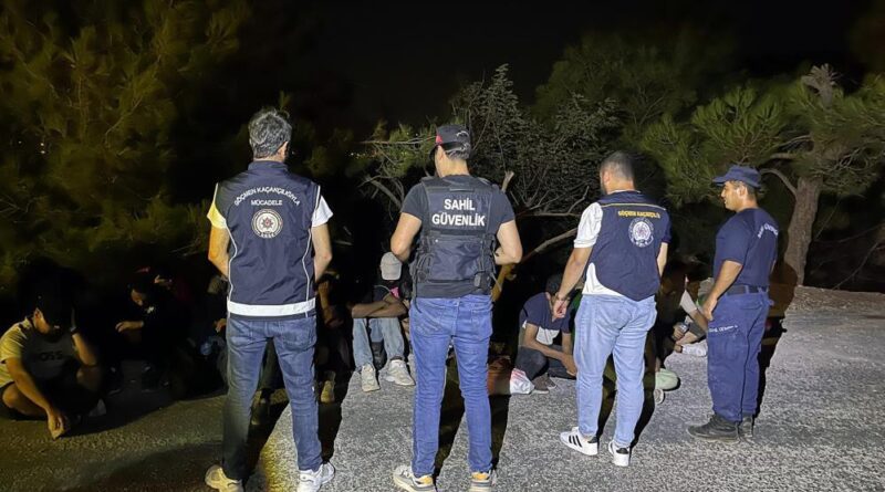 Marmaris aşıklar tepesinde 19 düzensiz göçmen yakalandı 1
