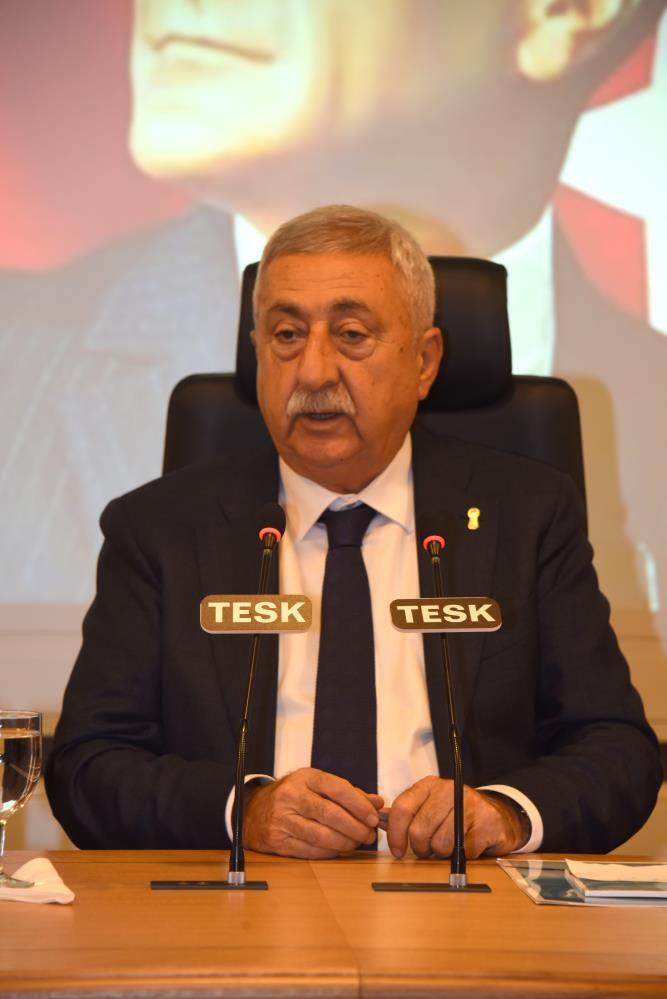 Palandöken: “Kıyafette dayatma değil serbest tercih olmalı”