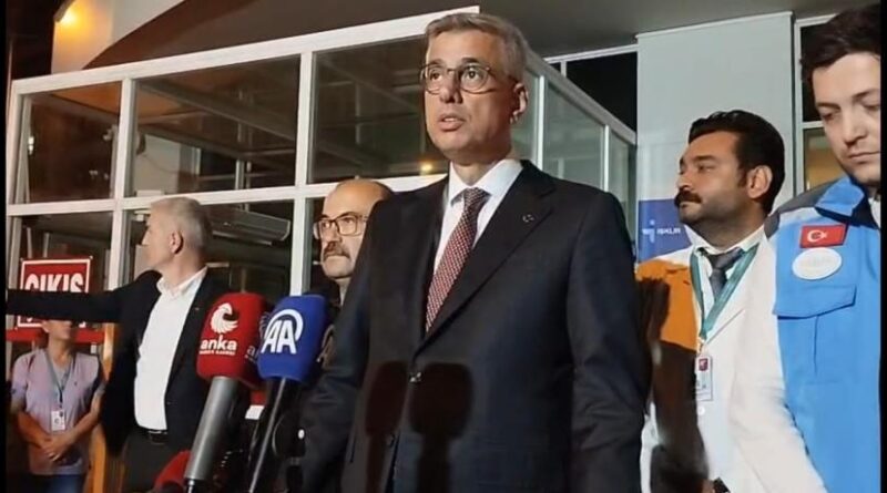 Sağlık Bakanı Memişoğlu deprem bölgesinde 1