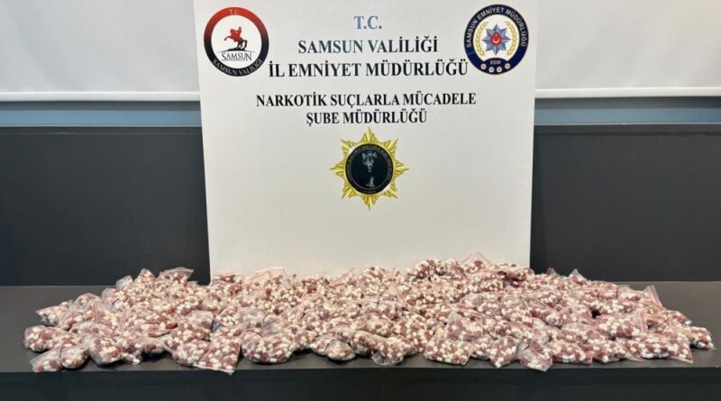 Samsun'da 11 bin 300 adet sentetik ecza ele geçirildi: 2 gözaltı 1