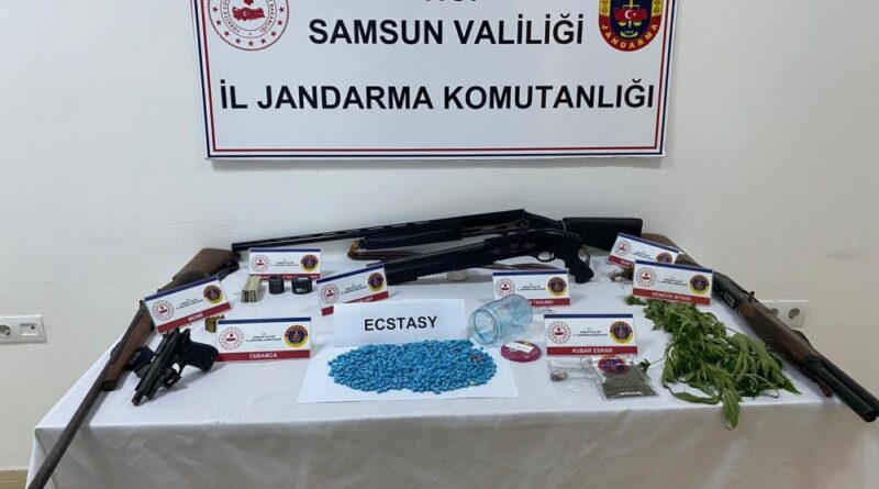 Samsun'da jandarmadan uyuşturucu operasyonu: 2 gözaltı 1
