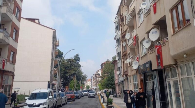 Simav’da peş peşe depremler korkuttu 1
