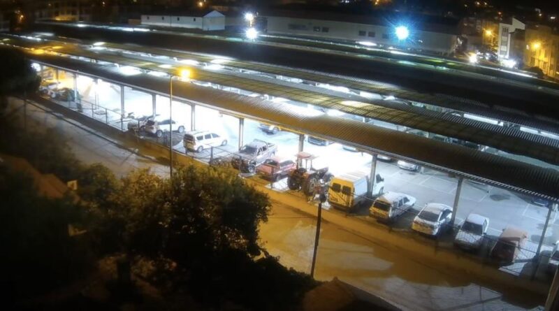 Sındırgı'da meydana gelen 4.8 büyüklüğündeki deprem kamerada 1