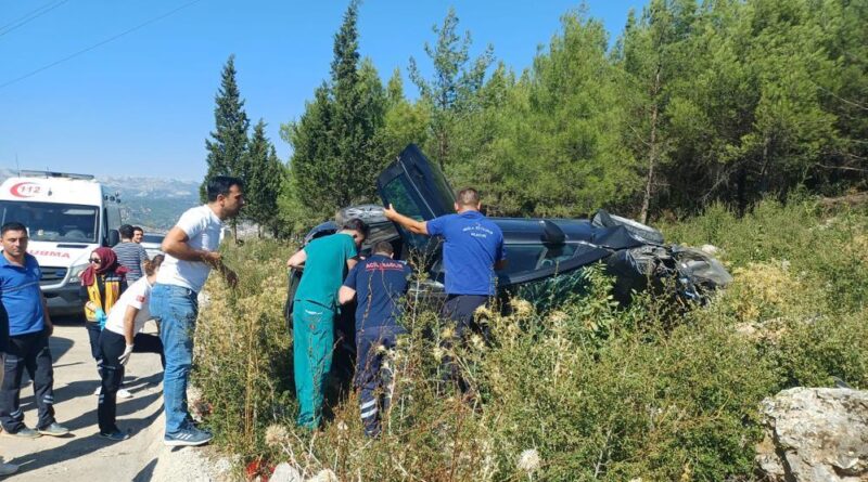 Takla atan araçtan bir kişi yaralı kurtarıldı 1