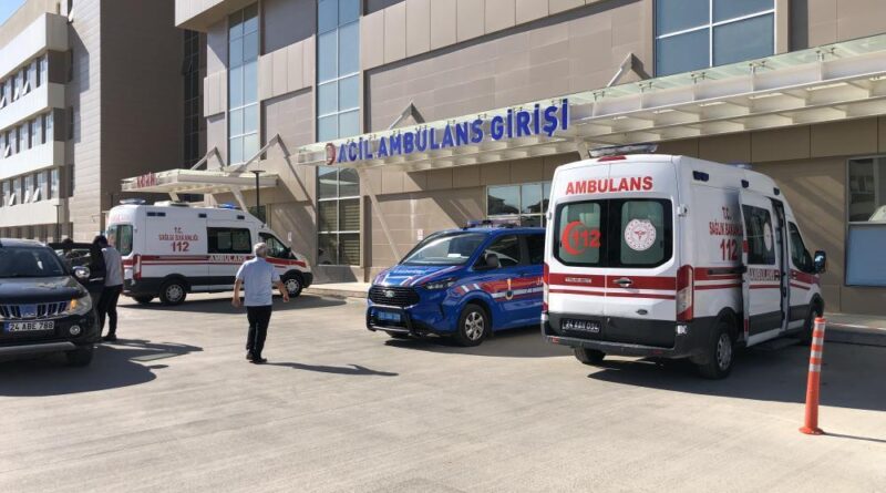 Üzerlerine taş düşen 2 işçi yaralandı 4