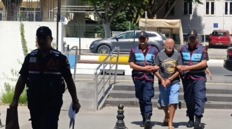 Antalya'da alacak-verecek cinayetinin zanlısı adliyeye sevk edildi 1