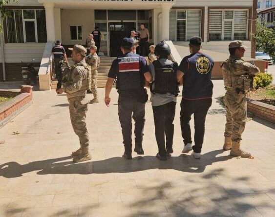 Cinayet zanlısı tutuklanarak cezaevine gönderildi 1