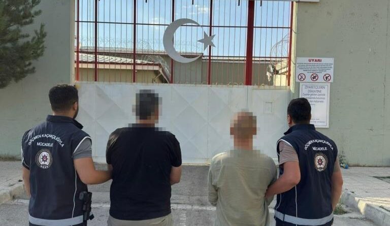Erzincan’da 21 kaçak göçmen yakalandı, 2 organizatör tutuklandı 1