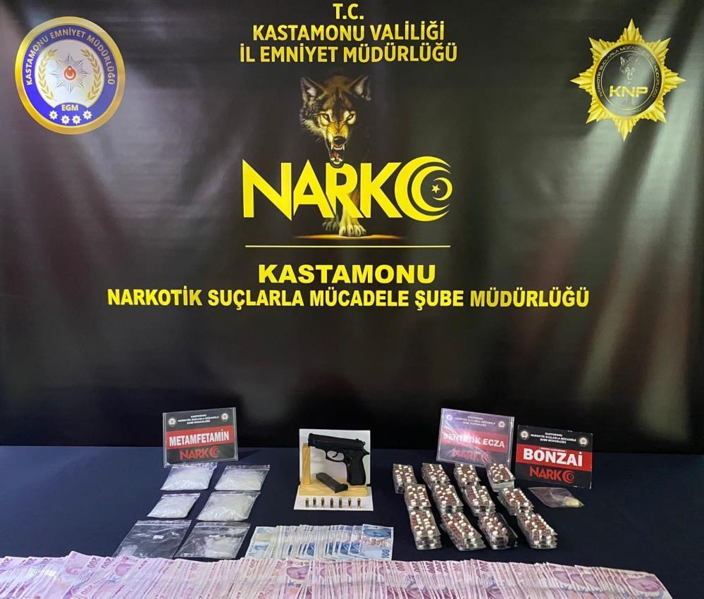 Kastamonu’da yüklü miktarda uyuşturucuyla yakalanan sanıkların yargılanmasına devam edildi