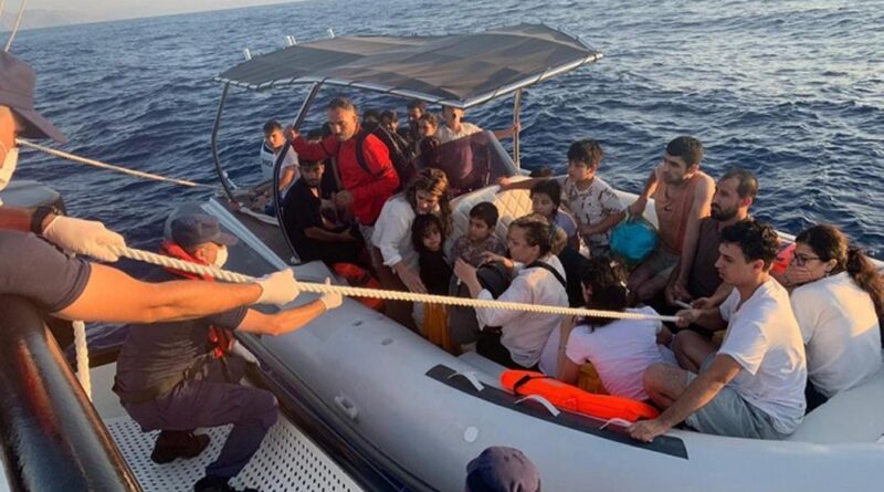 Marmaris’te 6 göçmen kaçakçısı yakalandı 1