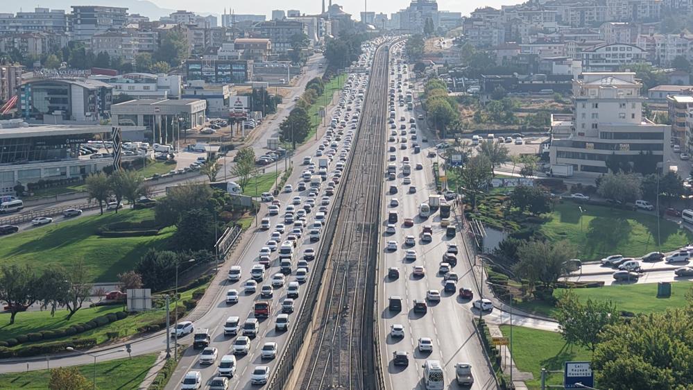 Okullar açıldı, Bursa trafiğinde yoğunluk yaşandı