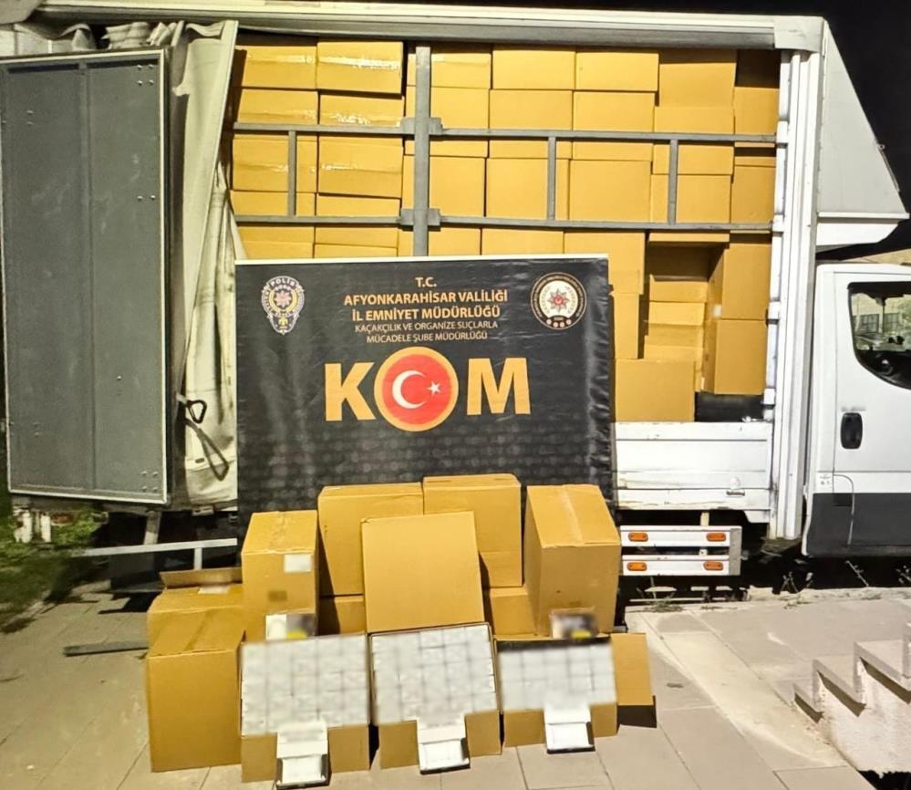 Polis 4 milyona yakın sahte bandrollü makaron ele geçirdi