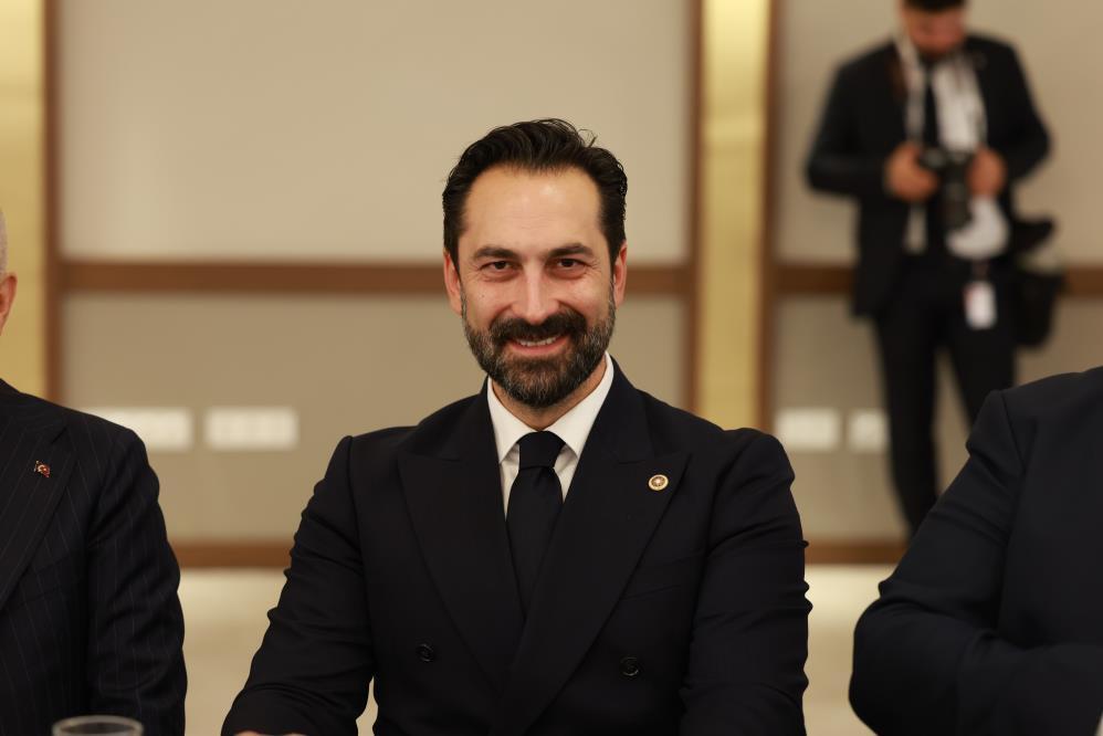 AK Parti’li Arınç: “Yeni yasama yılı birlik ve reform dönemi olacak”