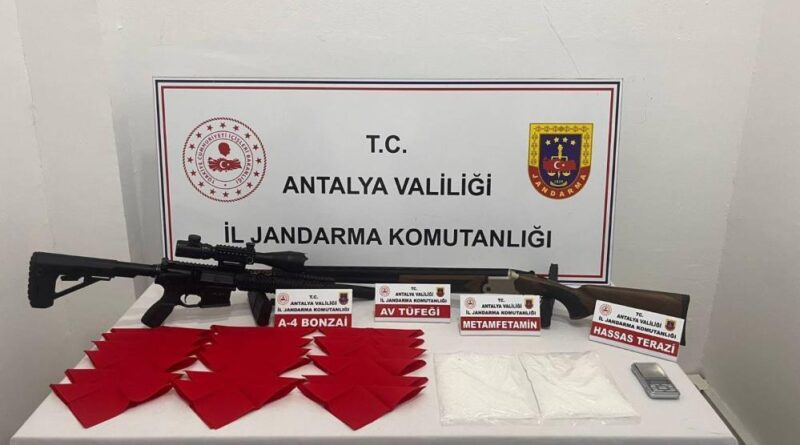 Antalya'da 200 bin kullanımlık uyuşturucu madde ele geçirildi 1