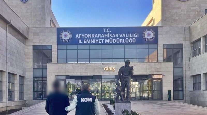 Aranan şahıs polis tarafından yakalandı 1