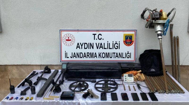 Aydın’da kaçak kazı yapan şahısların evlerine operasyon 1