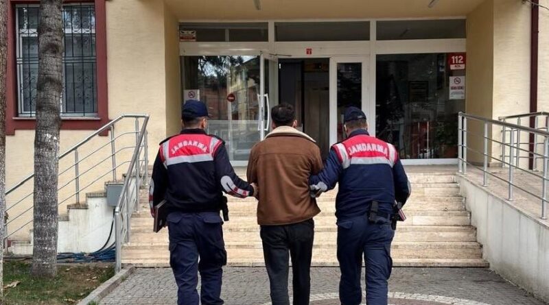 Bilecik'te 1 yıl 8 ay hapis cezası bulunan şahıs jandarma tarafından yakalandı 1