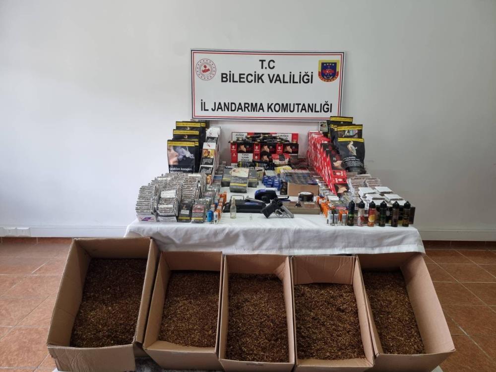 Bilecik’te jandarma baskını: Evler uyuşturucu ve kaçak tütün deposu çıktı