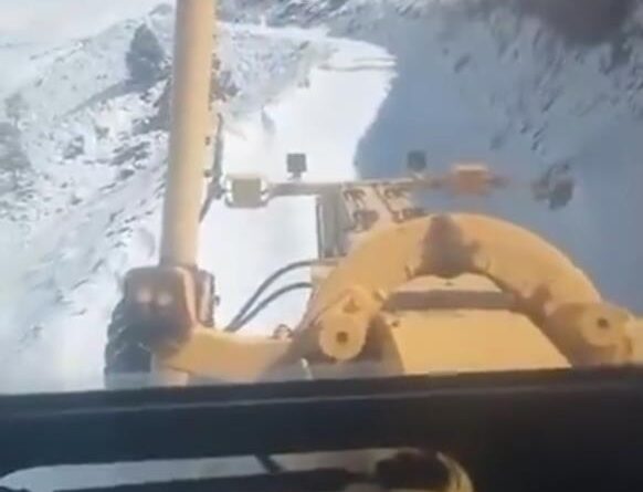 Bingöl’de mevsiminin ilk karı yağdı: Ekipler hemen harekete geçti 1