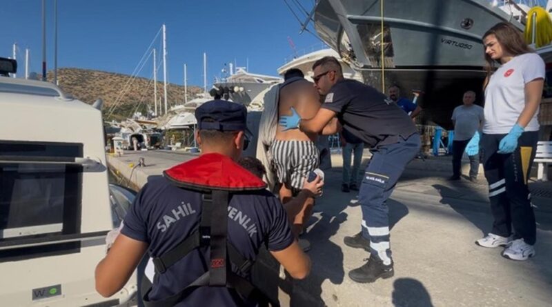 Bodrum’da gezi teknesinde yaralanan vatandaşa tıbbi tahliye 1