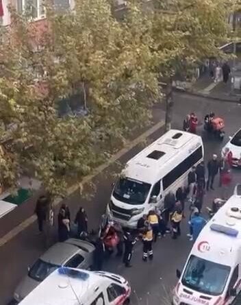 Bursa’da kaygan yolda dengesini kaybeden kurye düştü 1