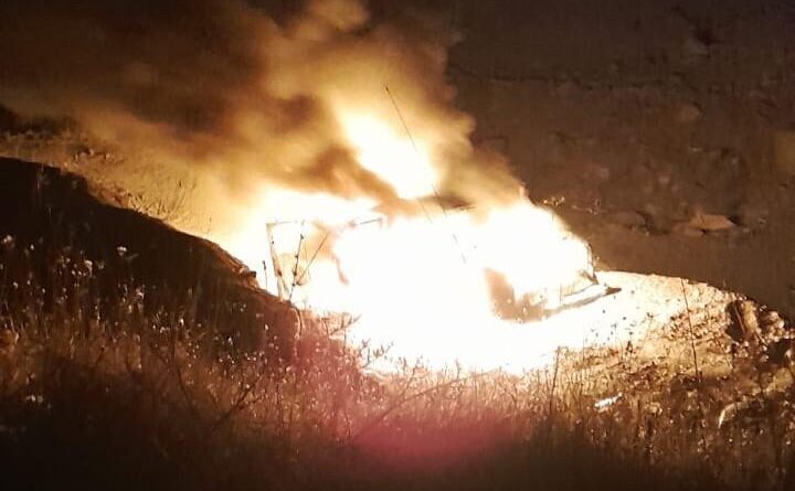 Çukurca'da alev alan araç kullanılamaz hale geldi 1