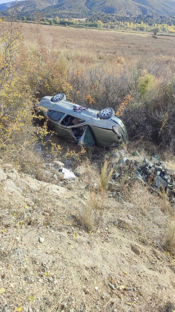 D100’de otomobil şarampole yuvarlandı: 1 yaralı