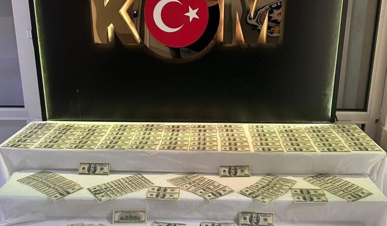 -Denizli'de 35 bin 100 dolar değerinde sahte banknot ele geçirildi 1