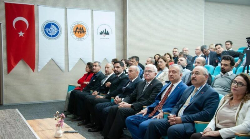 Deprem bilimciler EBYÜ'de buluştu 1
