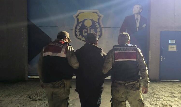 Dolandırıcılıktan aranıyordu Kars’ta jandarma yakaladı 1