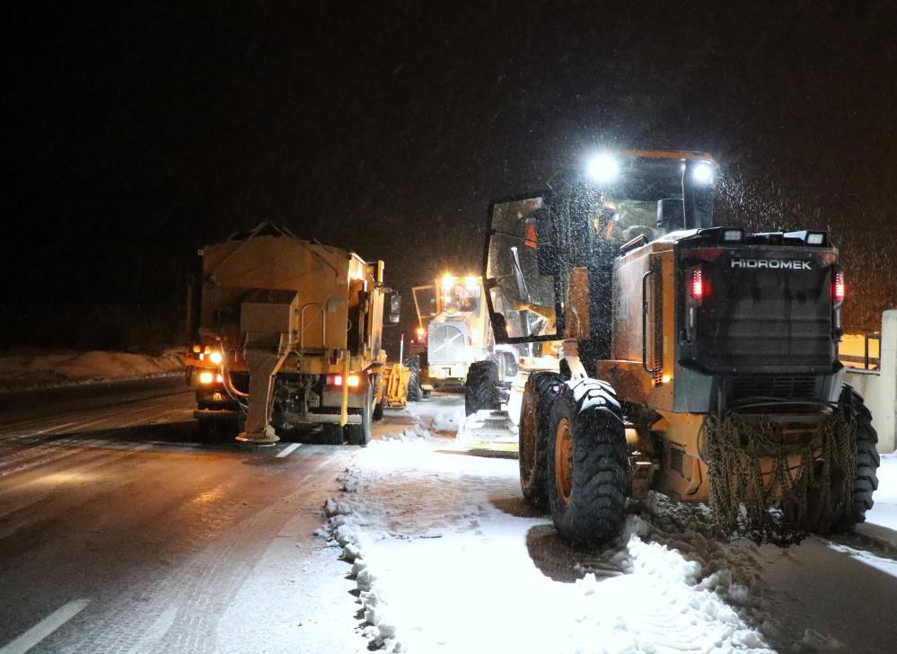 Erzincan’da ekim ayında kar ve tipi geçitlerde ulaşımı aksattı